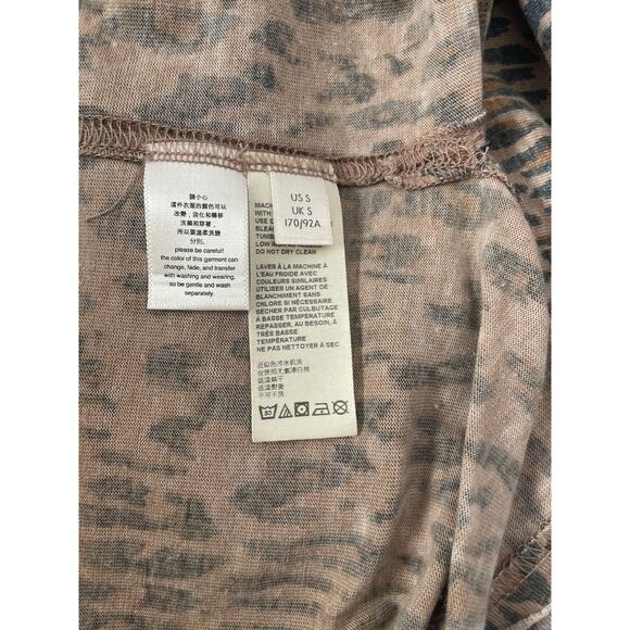 Free People print Tourist Crew Neck Tee Leopard Print Womens Size Small - Picture 8 of 9